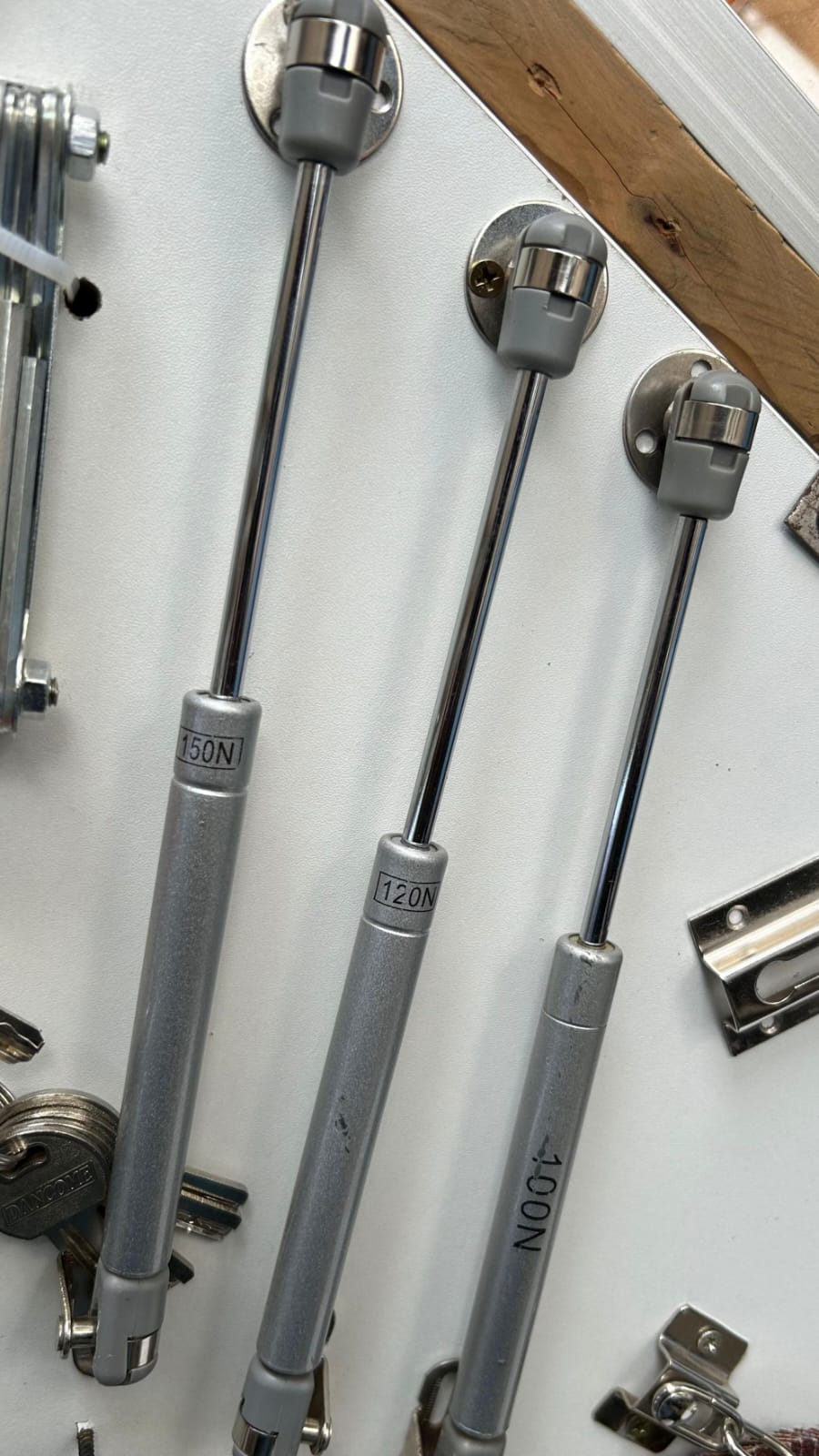 Soft-close gas struts — 100N/120N/150N