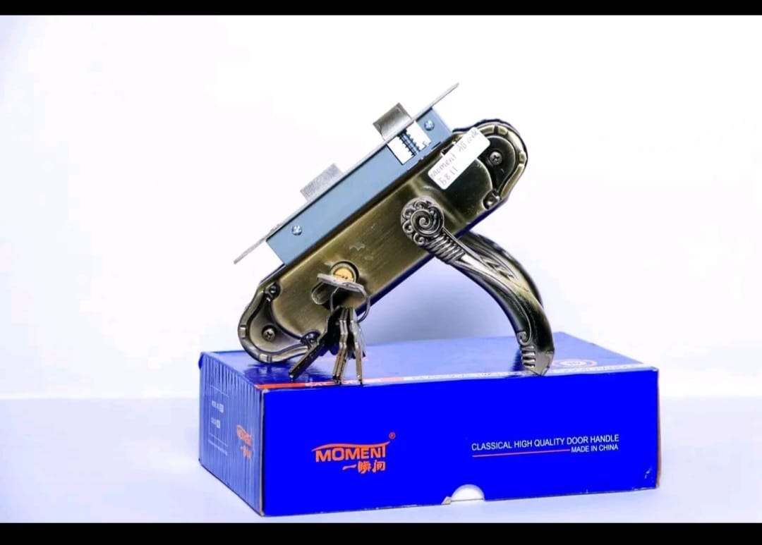 Door handle & lock set