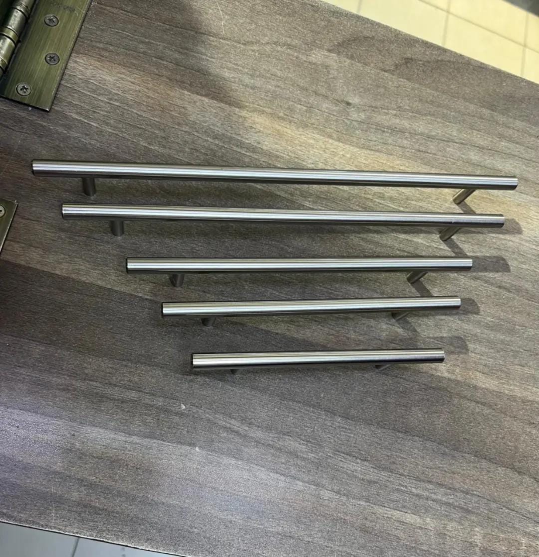 Cabinet pull handles